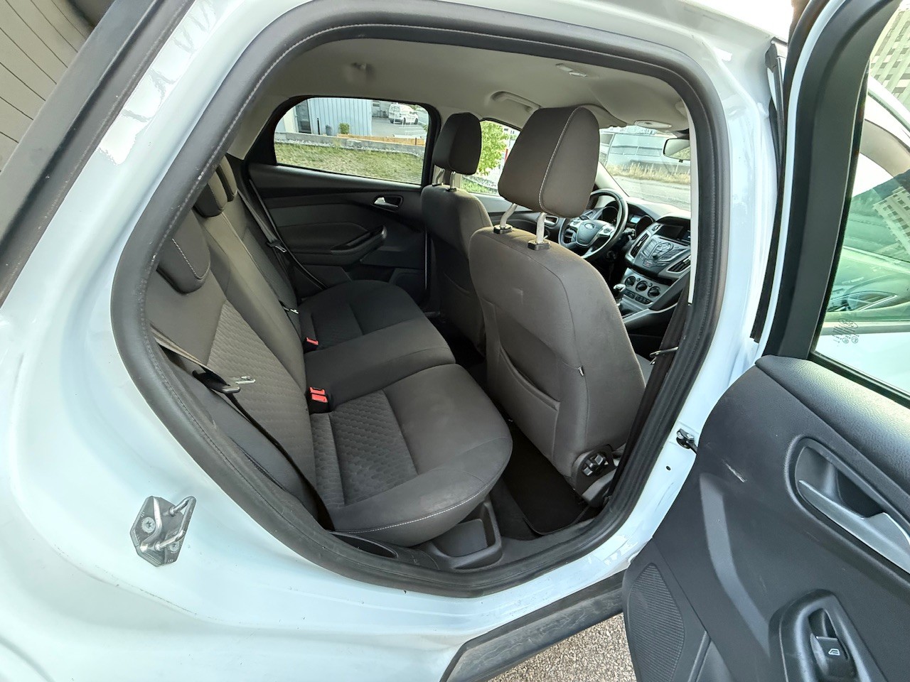FORD Focus 1.0 SCTi Titanium-image-9