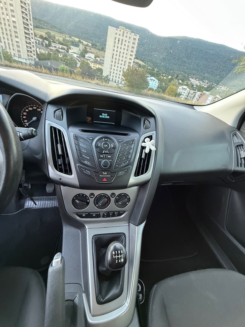FORD Focus 1.0 SCTi Titanium-image-13