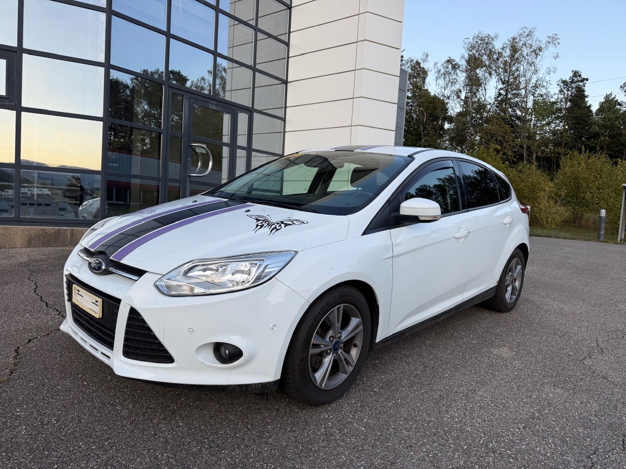 FORD Focus 1.0 SCTi Titanium-image-2