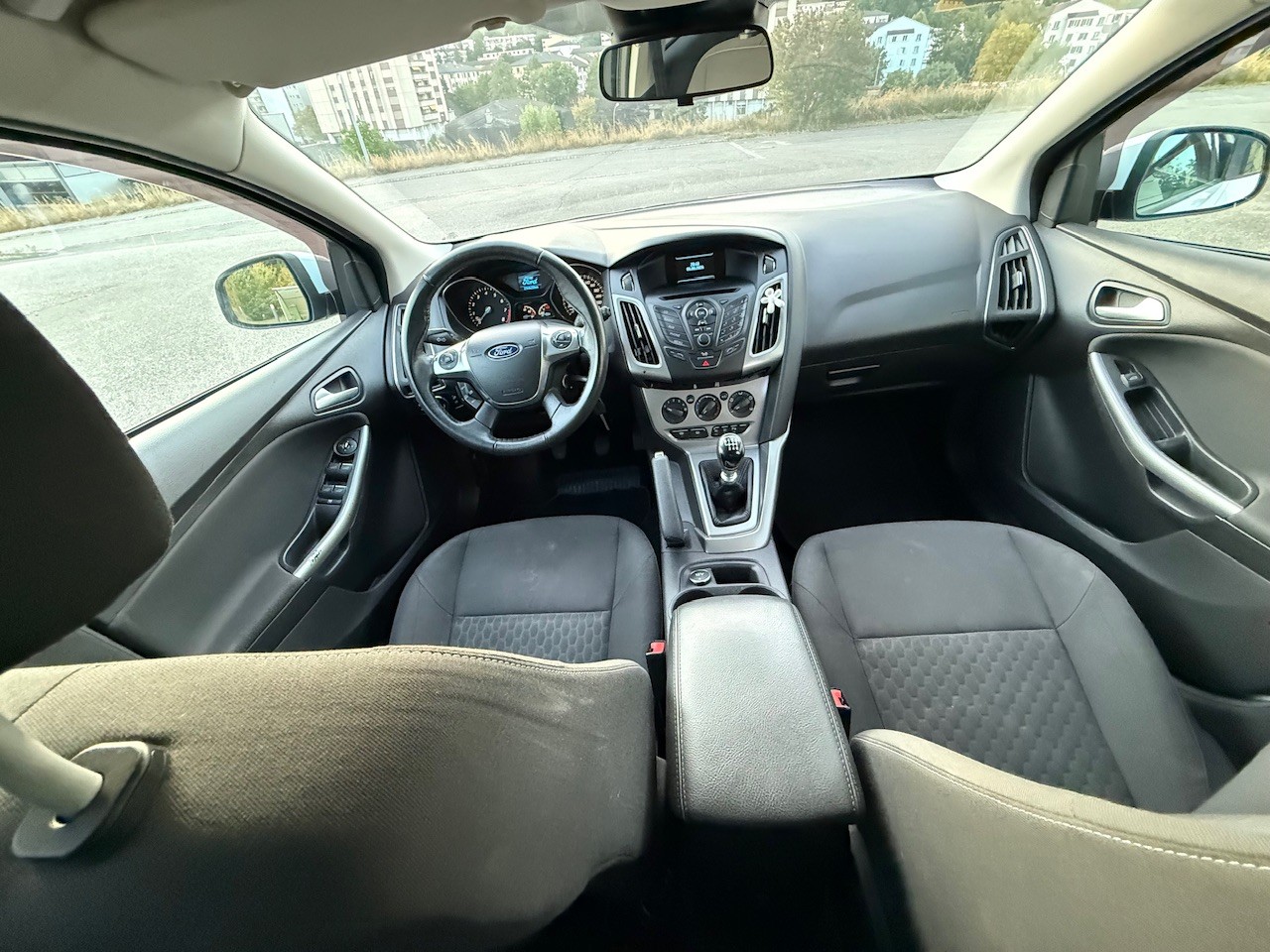 FORD Focus 1.0 SCTi Titanium-image-10