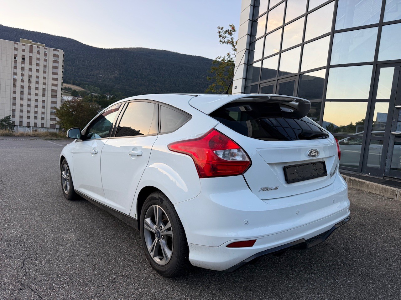 FORD Focus 1.0 SCTi Titanium-image-4