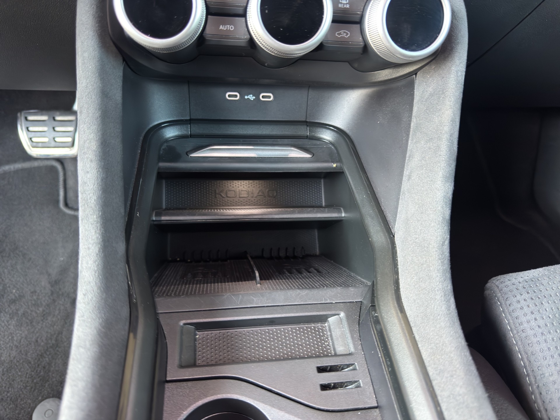 SKODA Kodiaq 1.5 TSI PHEV Sportline-image-12