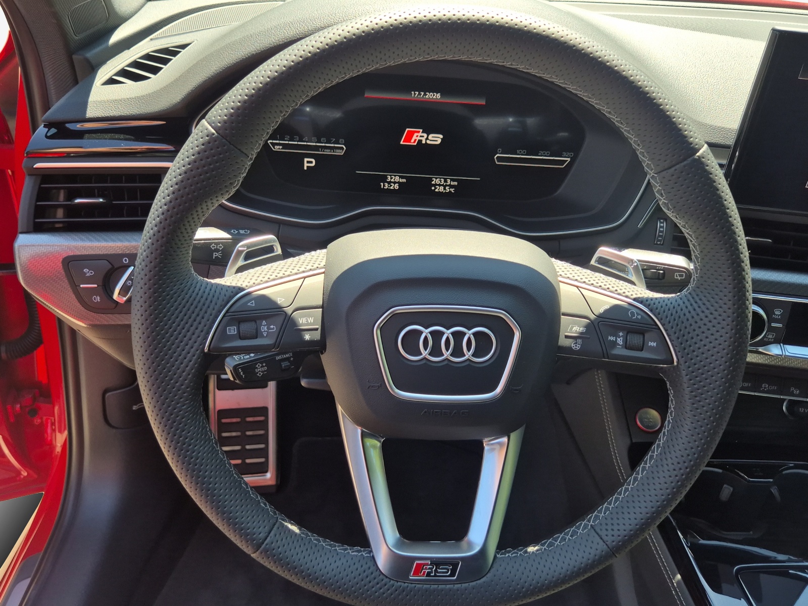 AUDI RS4 Avant quattro tiptronic-image-9