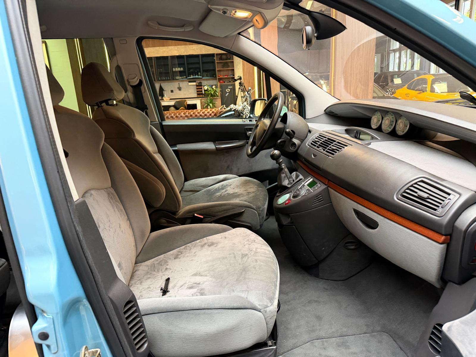 CITROEN C8 Minivan 2.2 16V HDi Exclusive-image-11