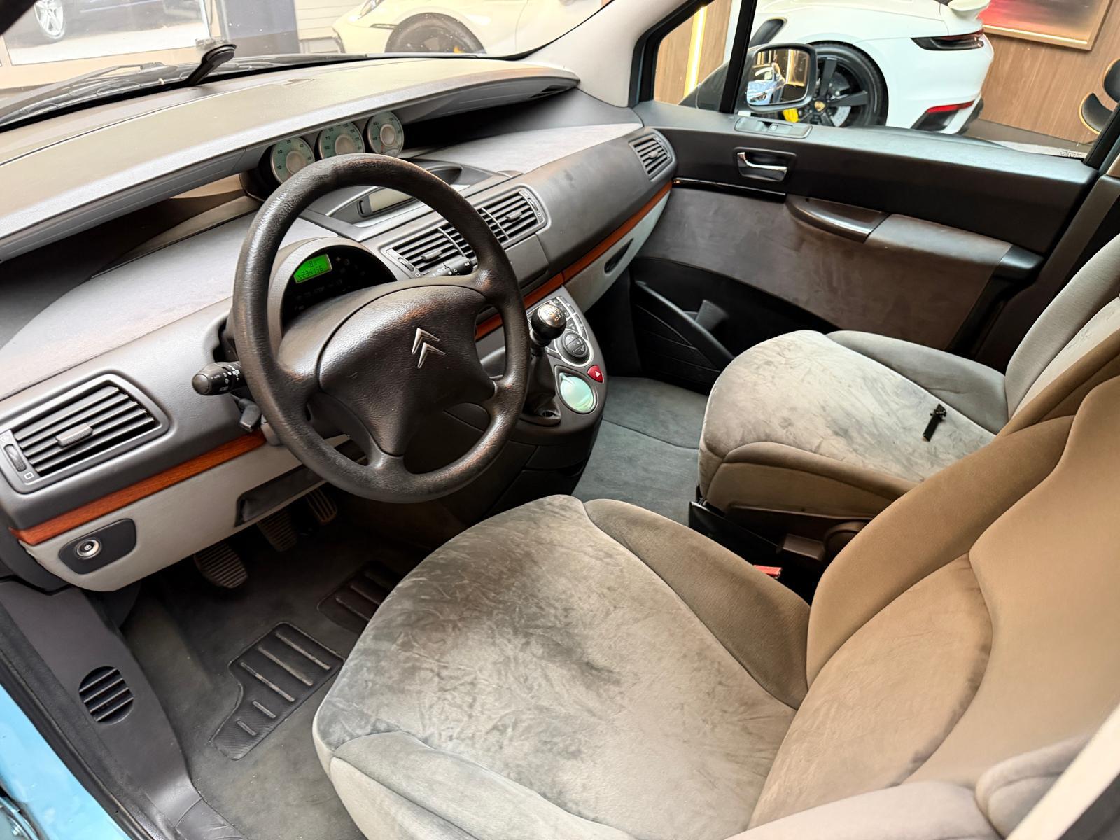 CITROEN C8 Minivan 2.2 16V HDi Exclusive-image-9
