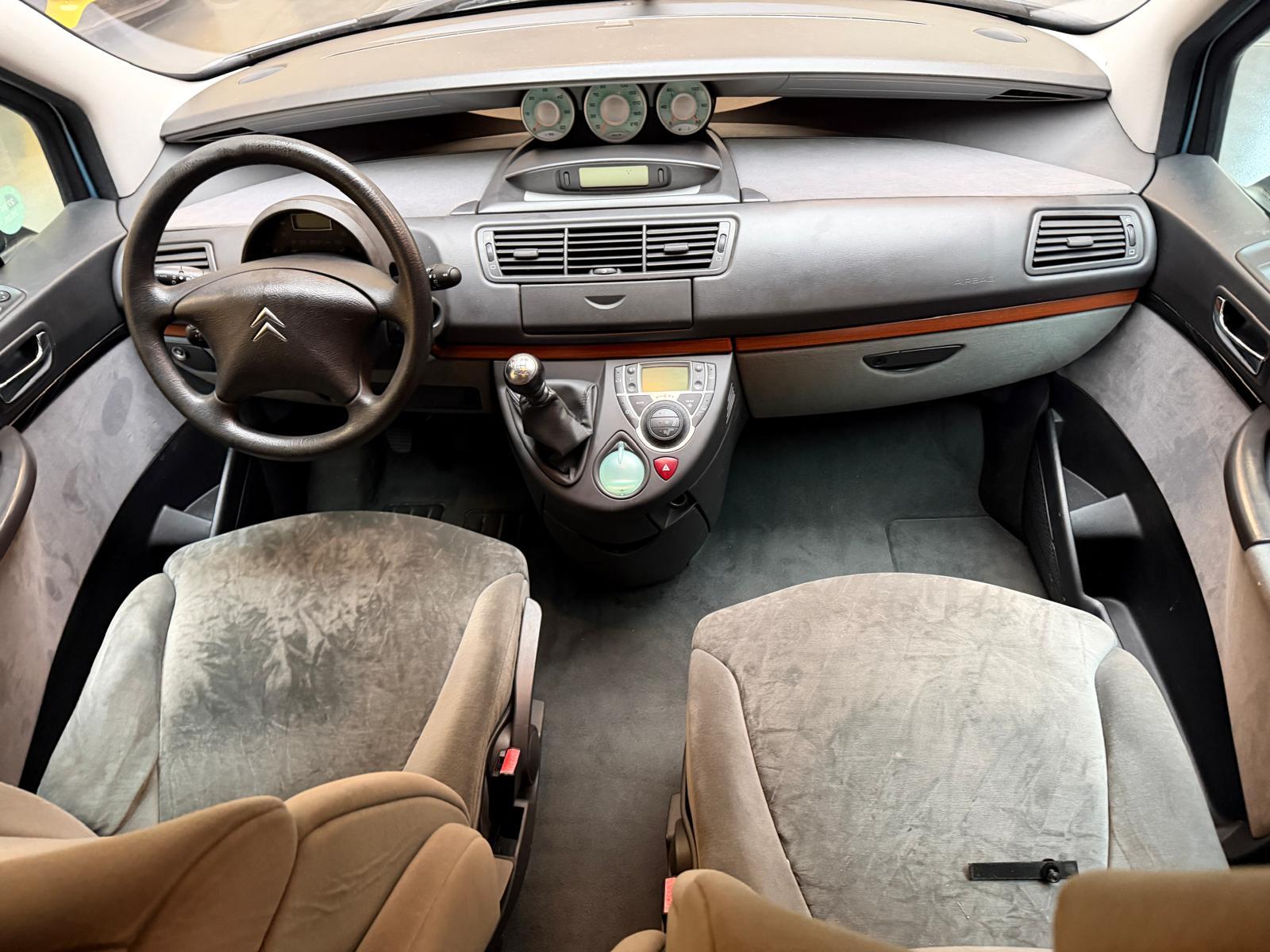 CITROEN C8 Minivan 2.2 16V HDi Exclusive-image-7