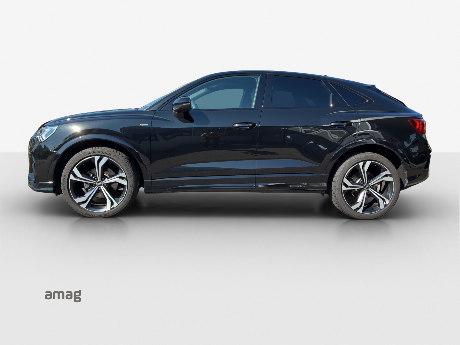 AUDI Q3 Sportback 35 TFSI S line Attraction S-tronic-showroom-element-1