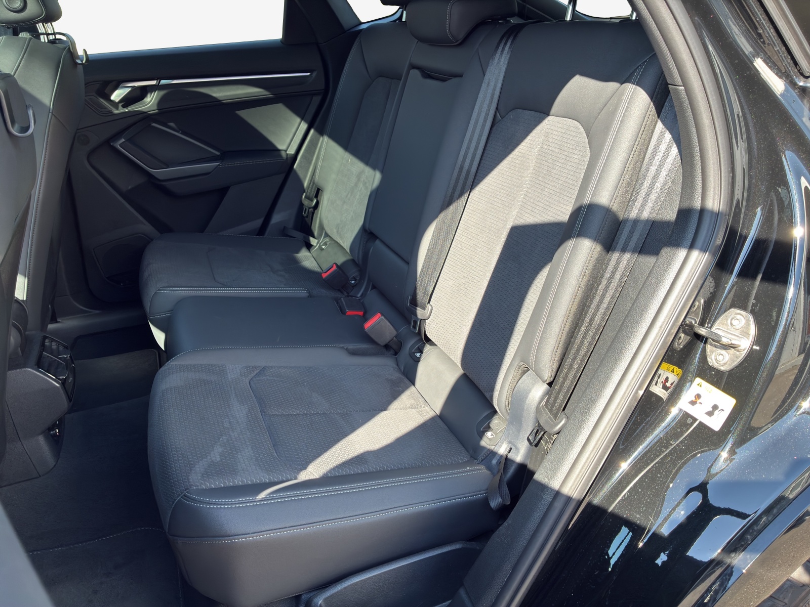 AUDI Q3 Sportback 35 TFSI S line Attraction S-tronic-image-11