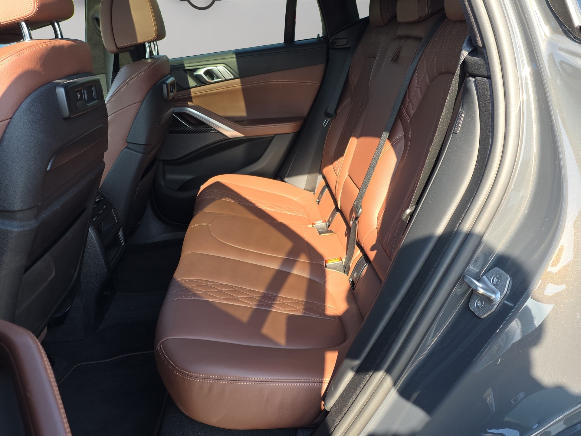 BMW X6 xDrive 48V 40d Steptronic M Sport-image-16