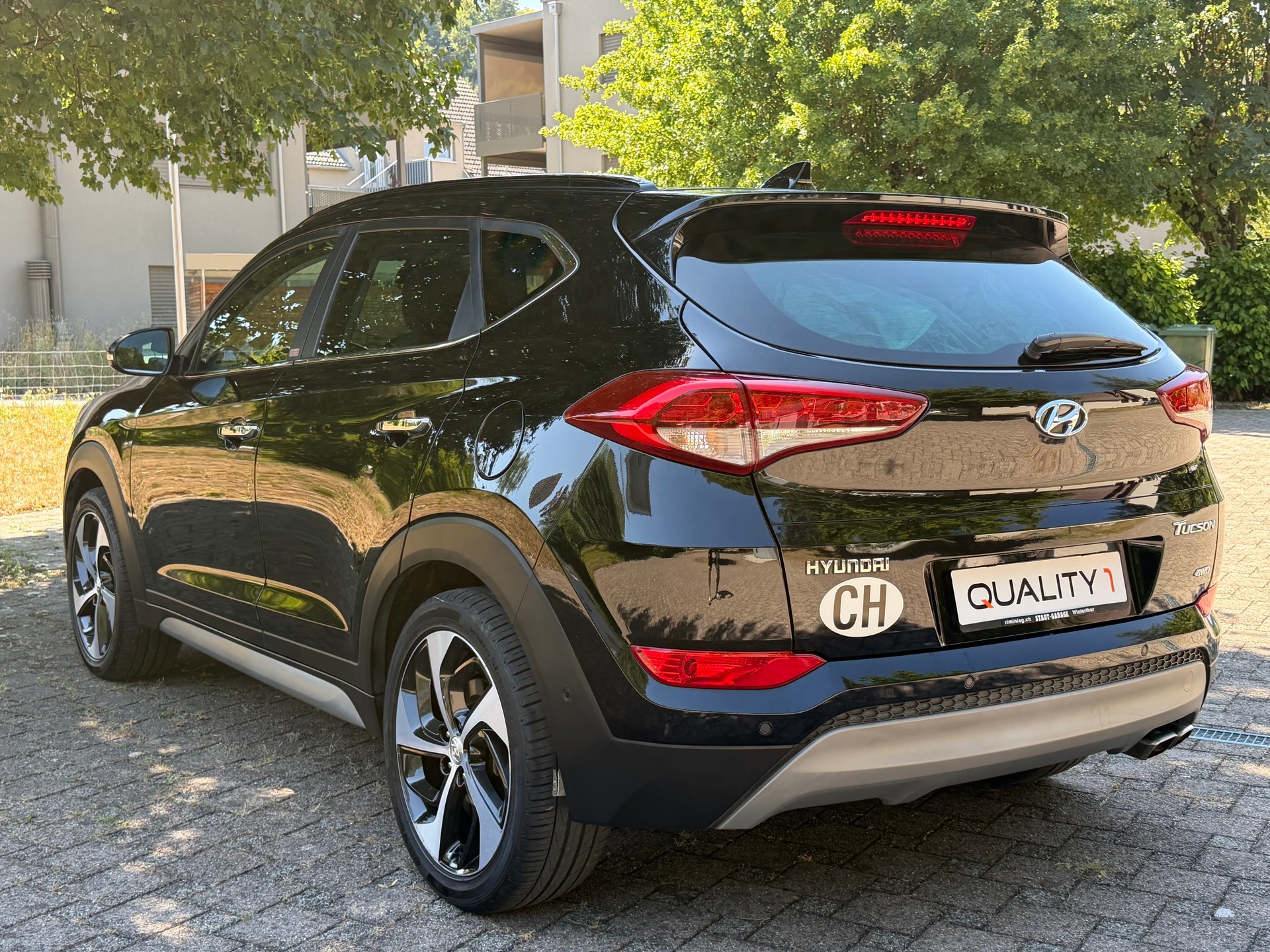 HYUNDAI Tucson 2.0 CRDI Vertex 4WD Automatic-image-3