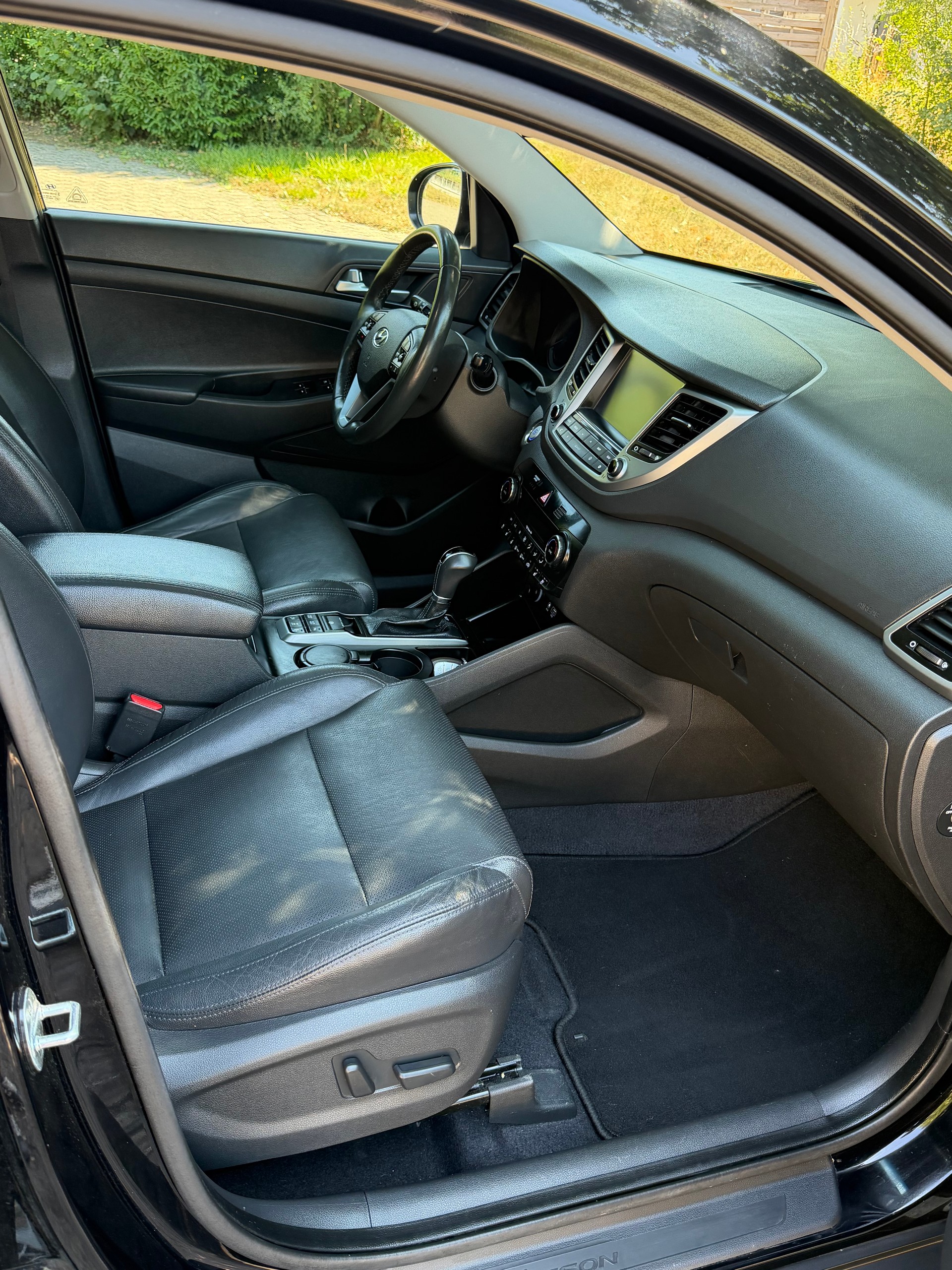 HYUNDAI Tucson 2.0 CRDI Vertex 4WD Automatic-image-13