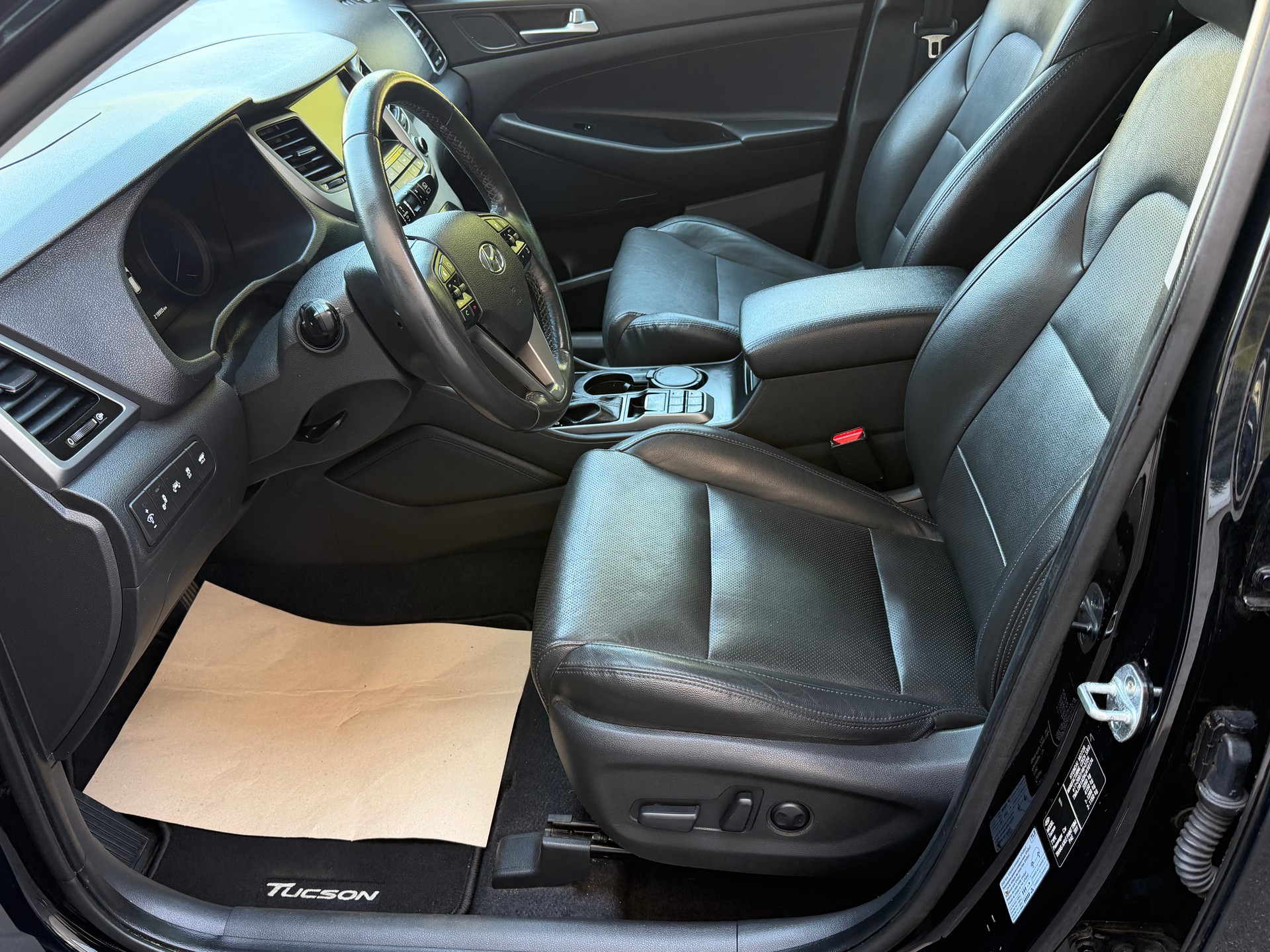 HYUNDAI Tucson 2.0 CRDI Vertex 4WD Automatic-image-11
