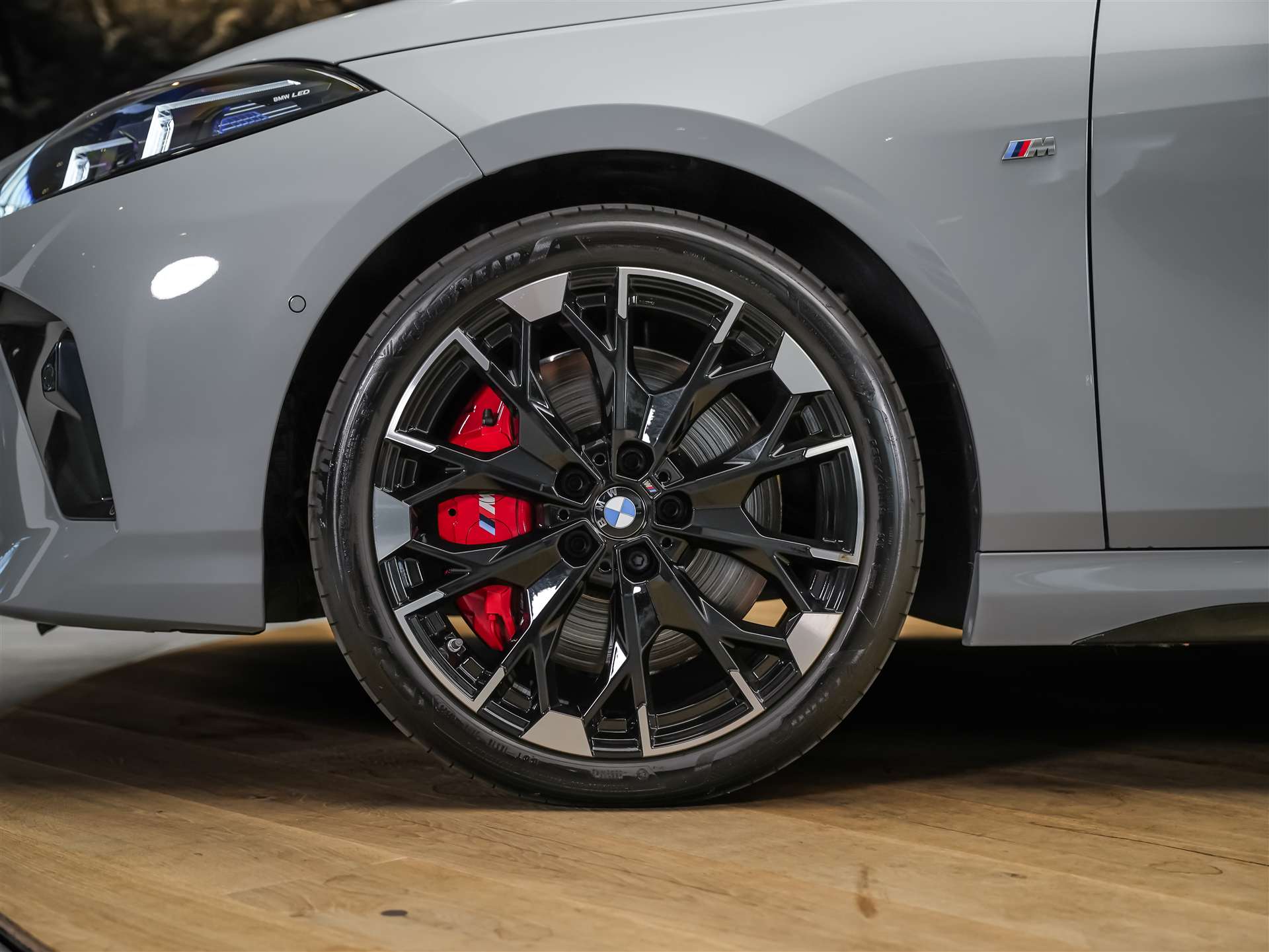 BMW M135 xDrive M Sport Pro *Schalensitze*Harman/Kardon*Assistenten*-image-17