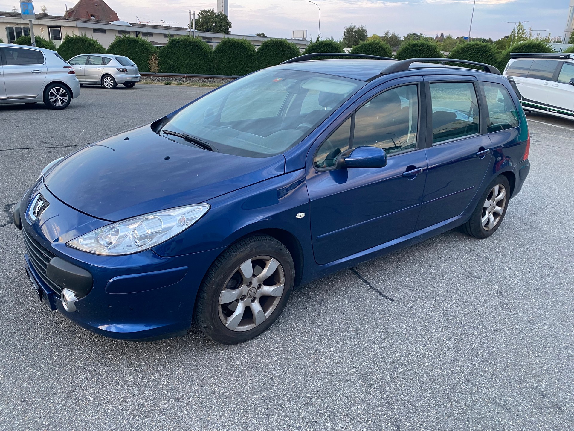 PEUGEOT 307 SW 1.6 HDI-image-2