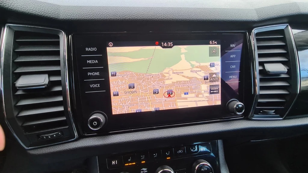 SKODA Kodiaq 2.0 TDI CR Style 4x4 DSG ** 7-Plätzer ** Teil-Leder ** Gr-Navi ** RF-Kamera ** Totwinkel-Assist ** LTZ MFK 12.03.2025 **-image-7