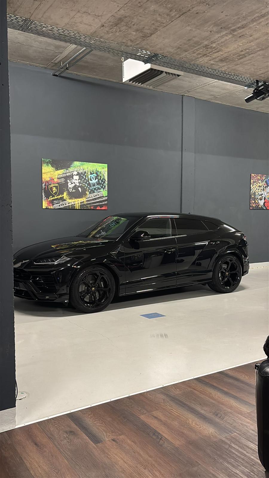 LAMBORGHINI 4.0-image-3
