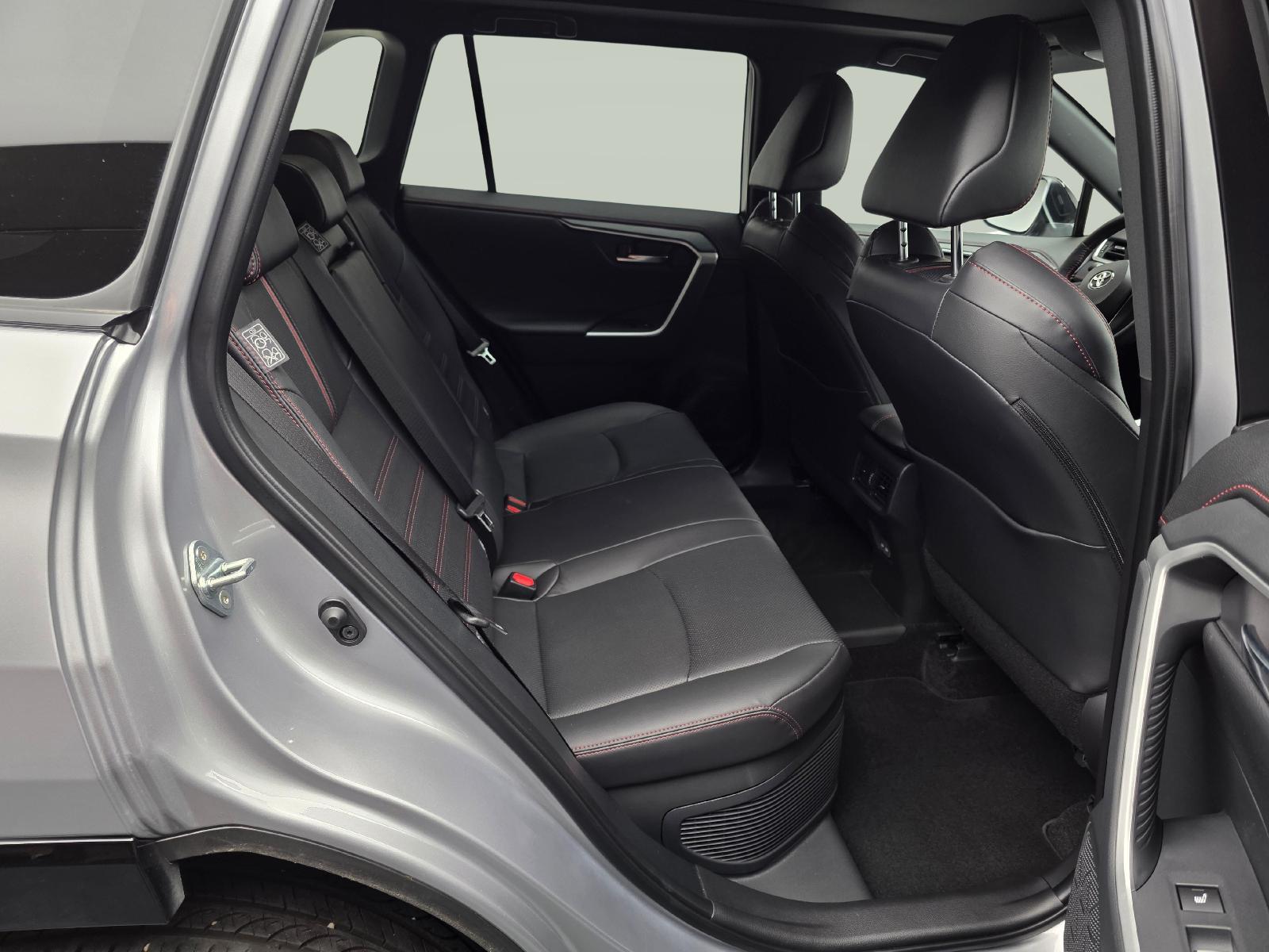 TOYOTA RAV4 2.5 Plug-In-Hybrid Platinum-image-10