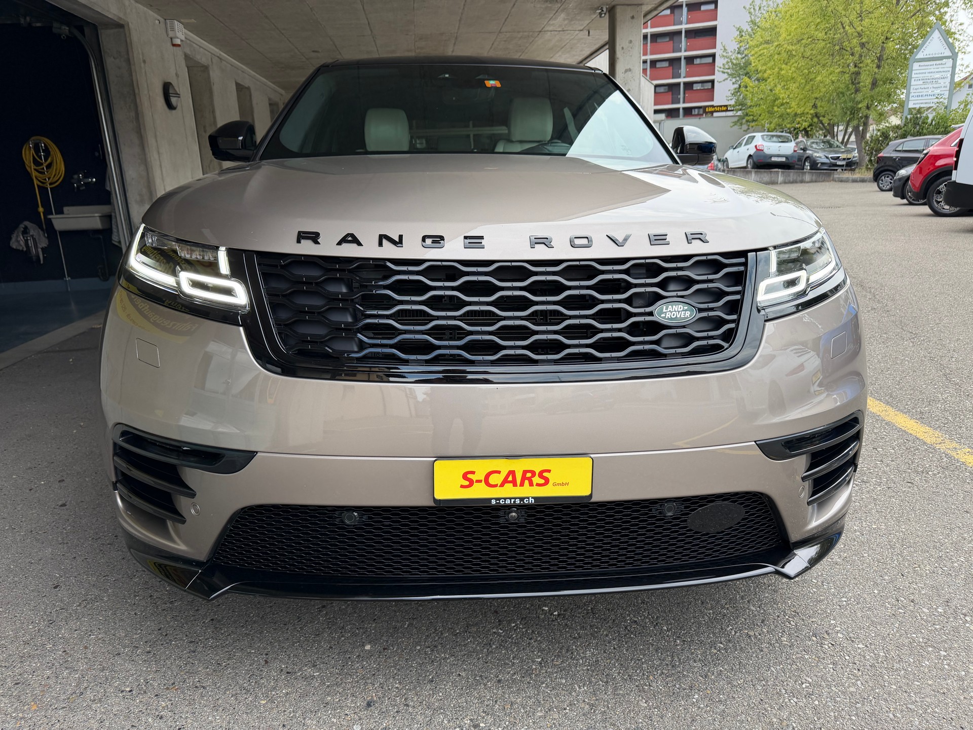 LAND ROVER Range Rover Velar 2.0 T Edition-image-2
