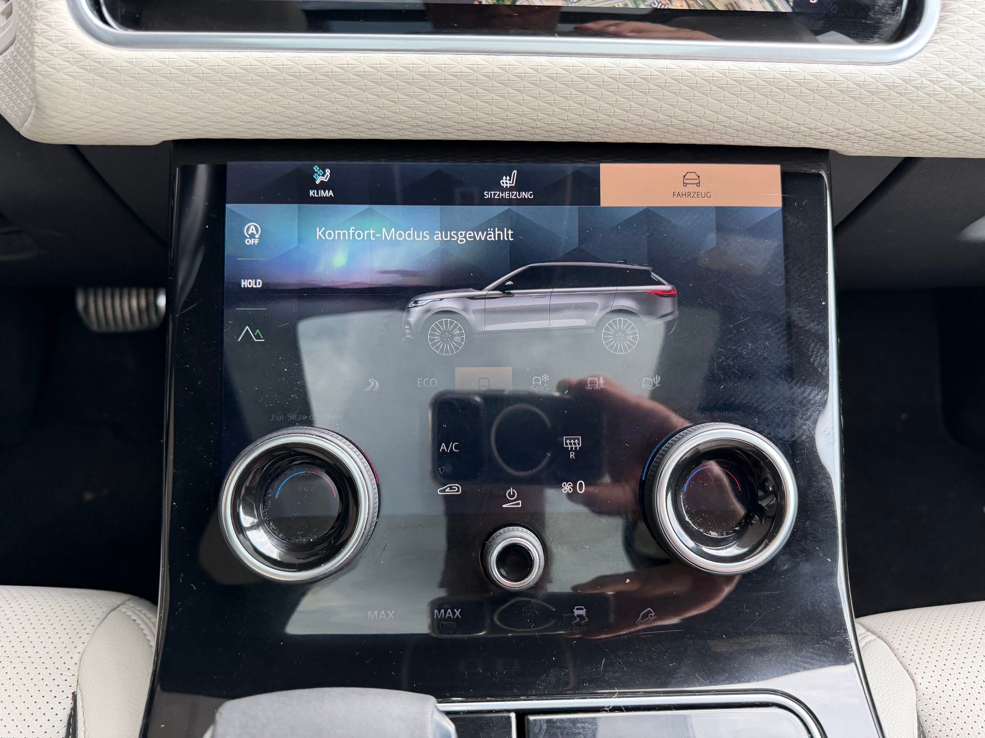LAND ROVER Range Rover Velar 2.0 T Edition-image-8