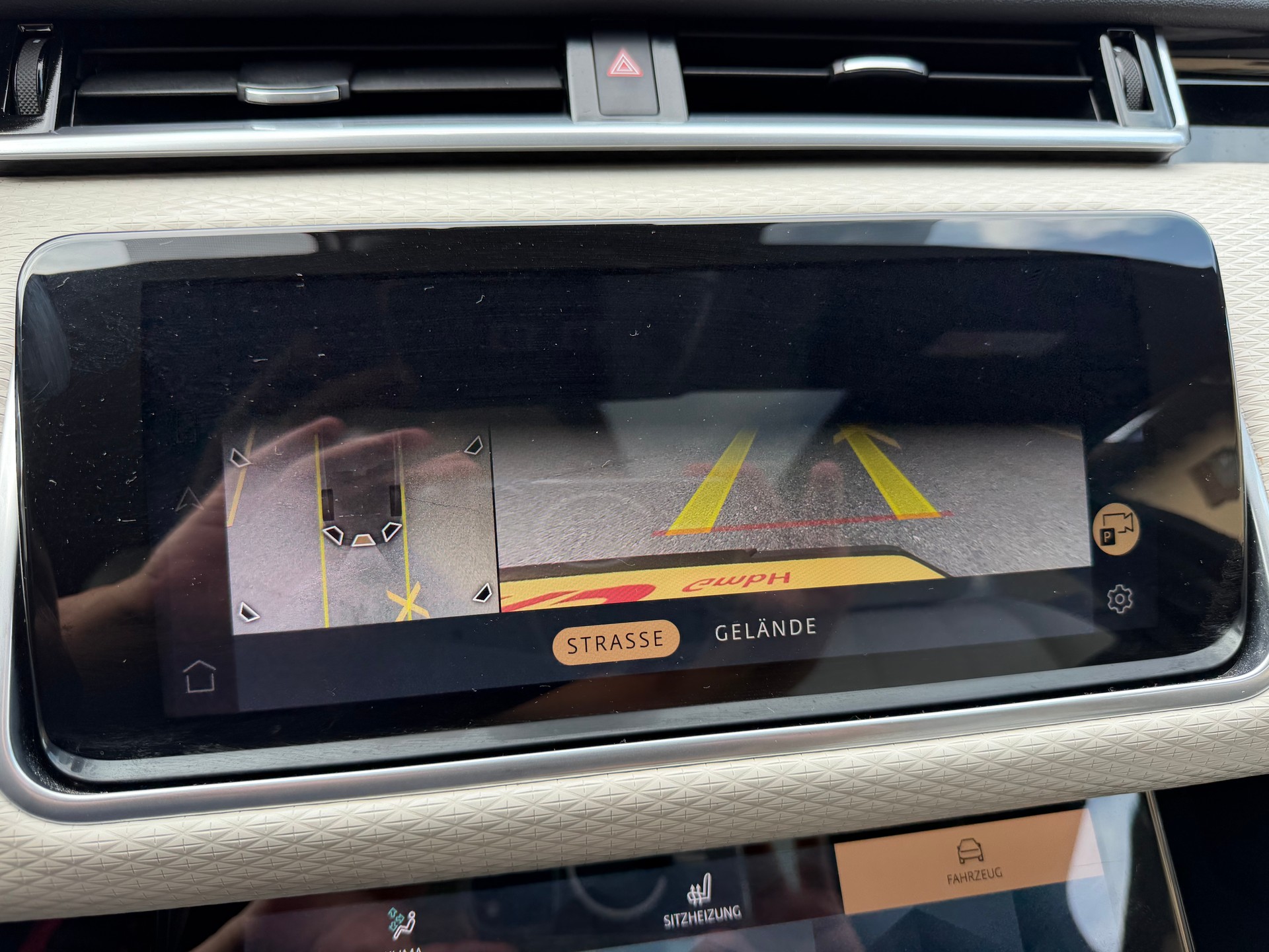 LAND ROVER Range Rover Velar 2.0 T Edition-image-14