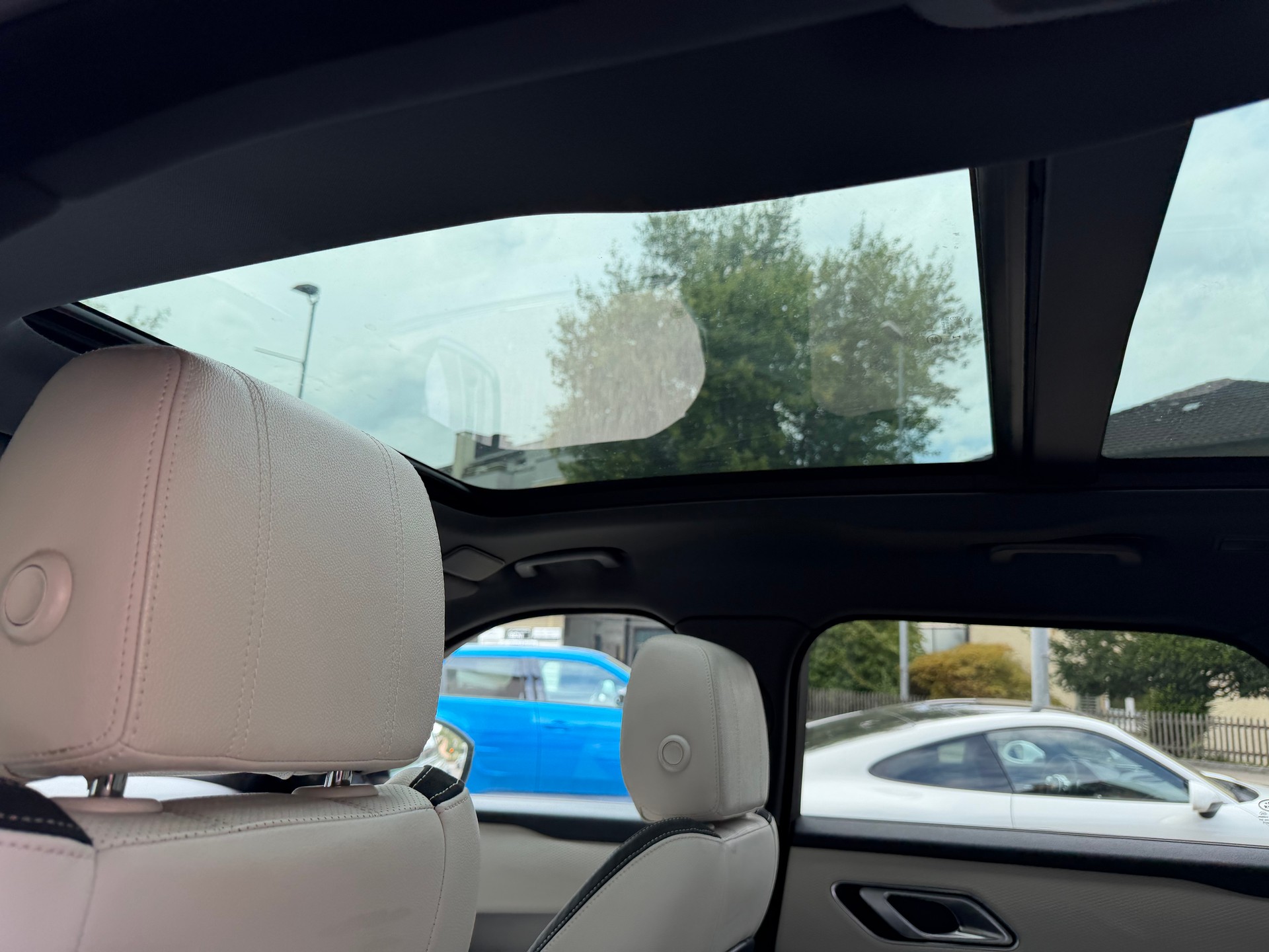 LAND ROVER Range Rover Velar 2.0 T Edition-image-13