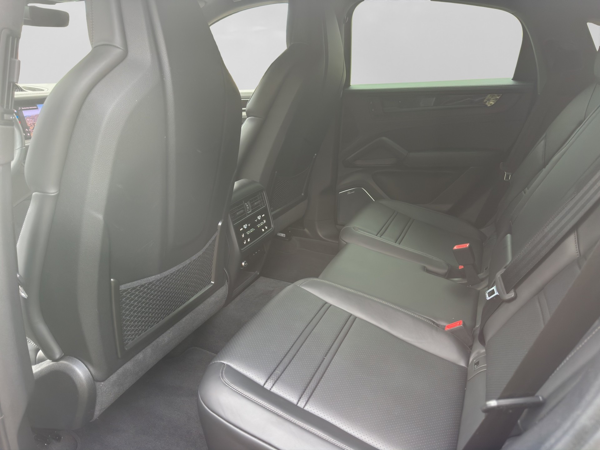 PORSCHE Cayenne Coupé GTS Tiptronic-image-10