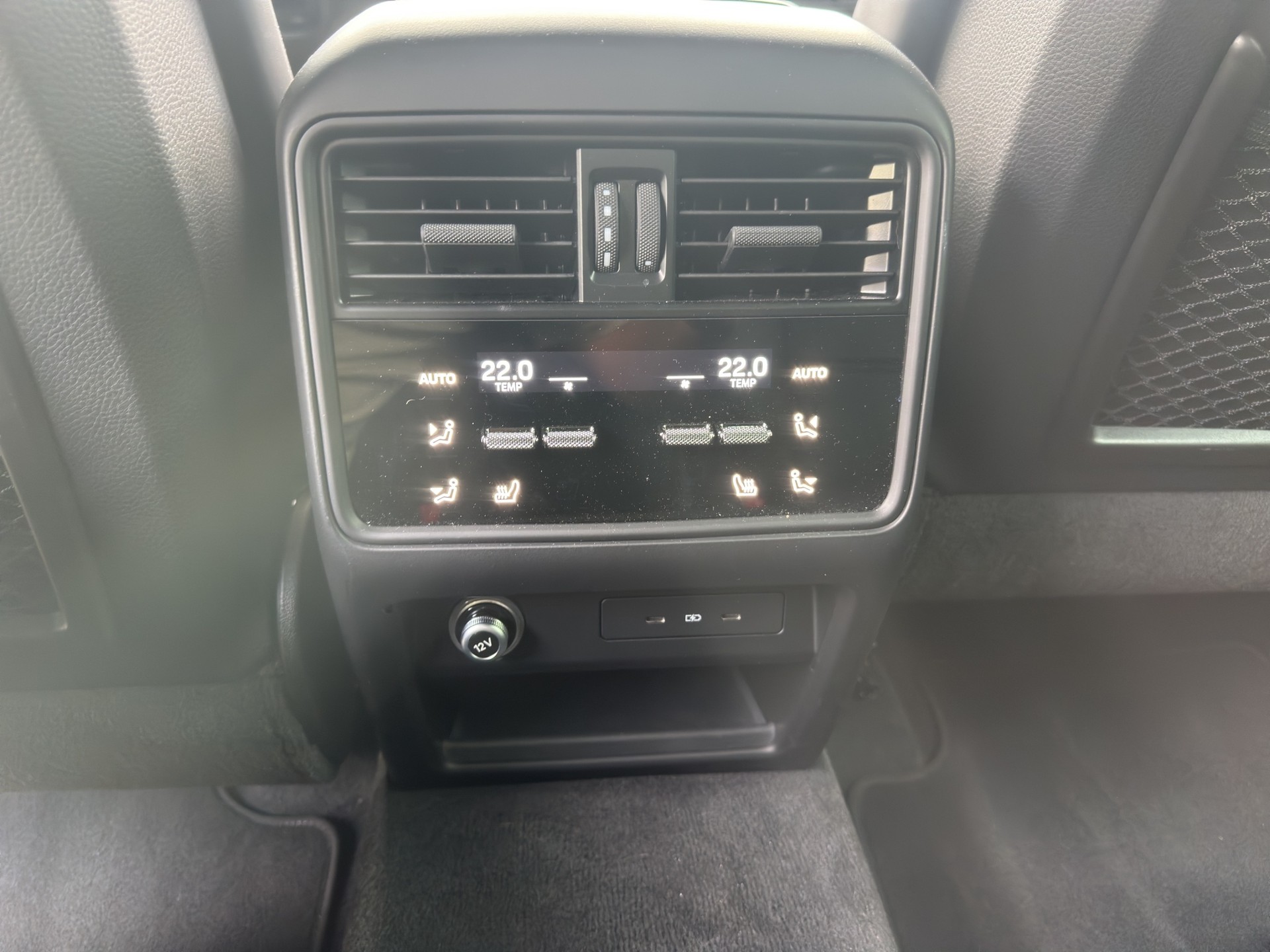 PORSCHE Cayenne Coupé GTS Tiptronic-image-15
