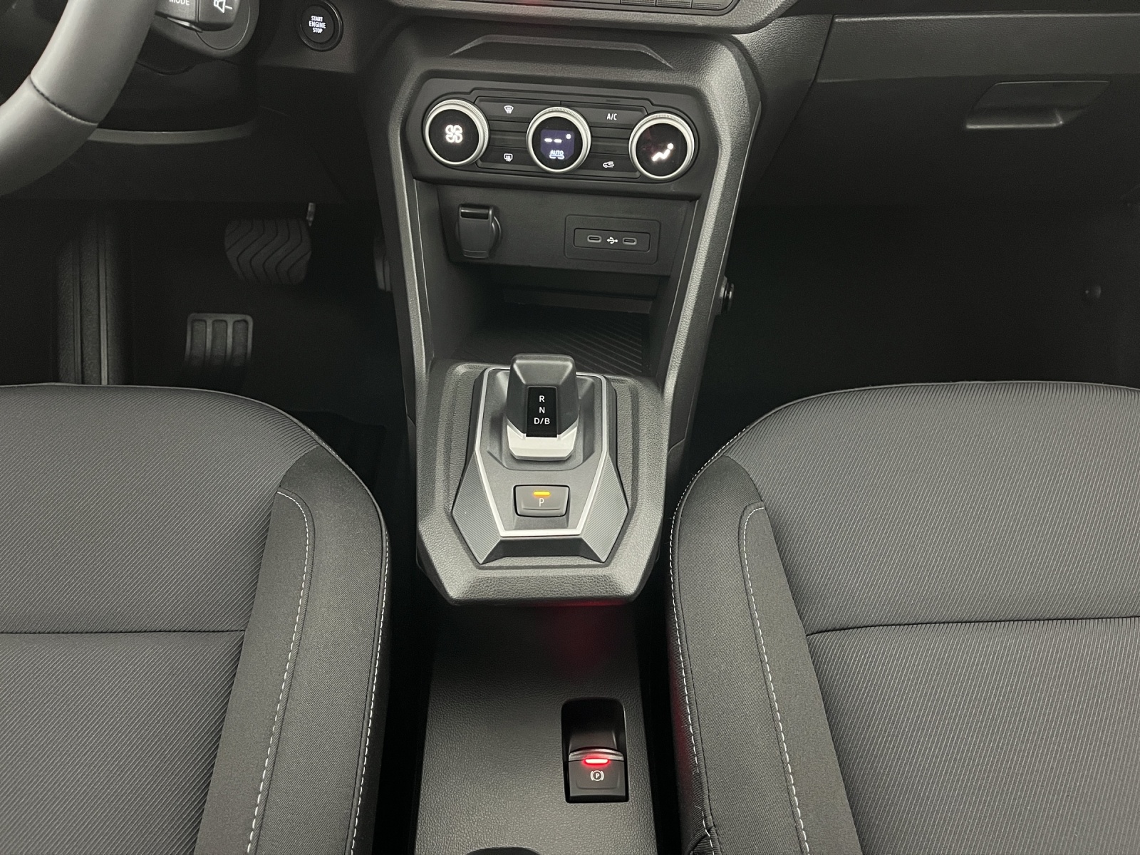 DACIA Jogger 1.8 Hybrid Expression-image-13