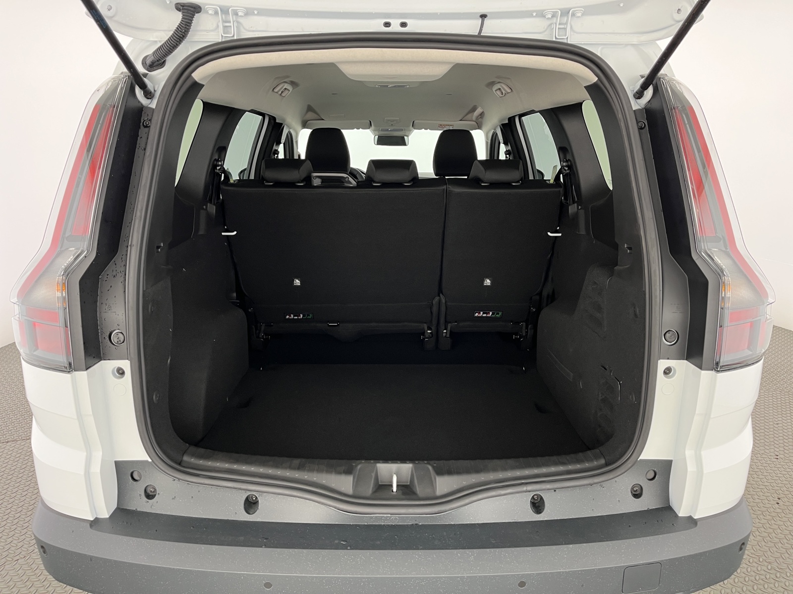 DACIA Jogger 1.8 Hybrid Expression-image-17