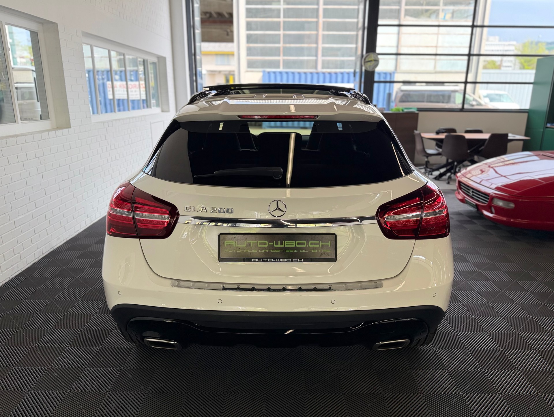 MERCEDES-BENZ GLA 200 Night Star 7G-DCT 156 PS * PANORAMA DACH *-image-3