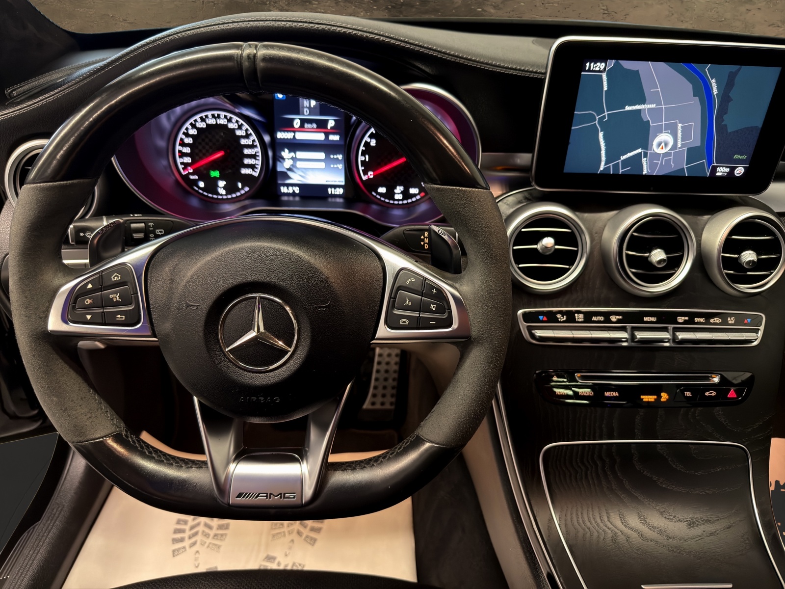 MERCEDES-BENZ C 43 AMG 4Matic 9G-Tronic-image-8