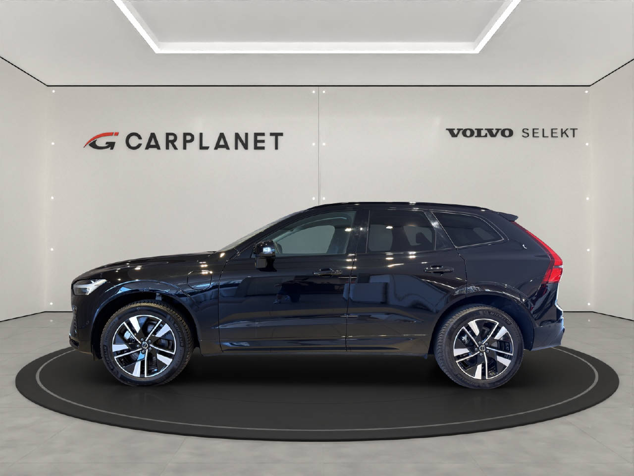 VOLVO XC60 2.0 T6 TE Plus Dark eAWD-image-2