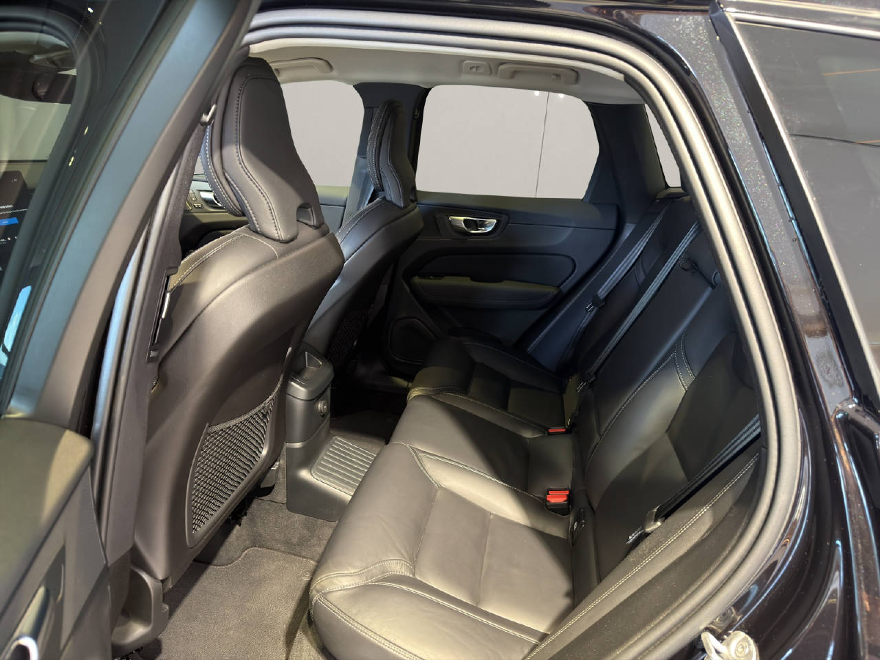 VOLVO XC60 2.0 T6 TE Plus Dark eAWD-image-5