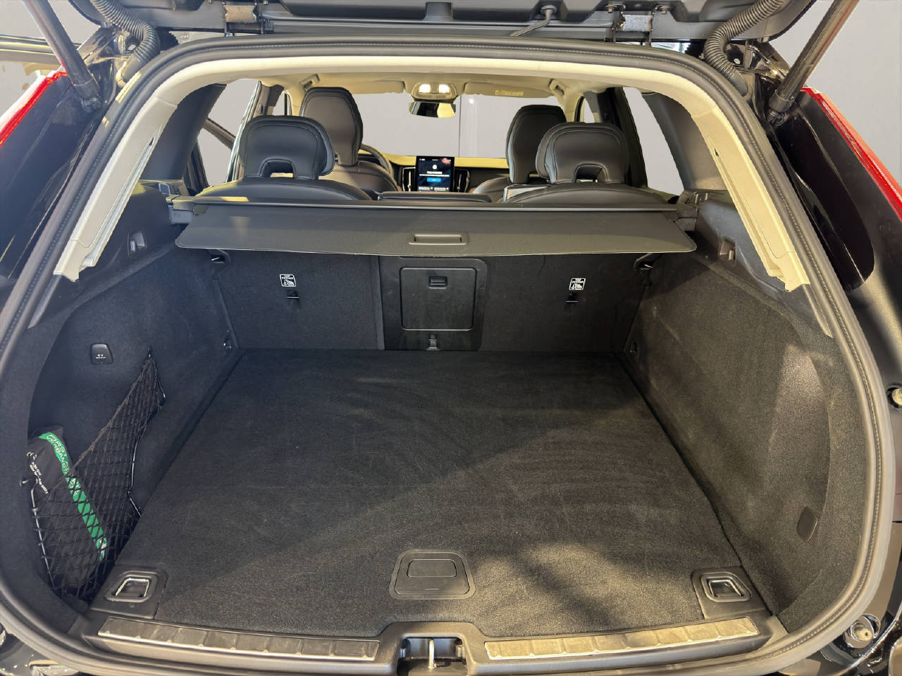 VOLVO XC60 2.0 T6 TE Plus Dark eAWD-image-6