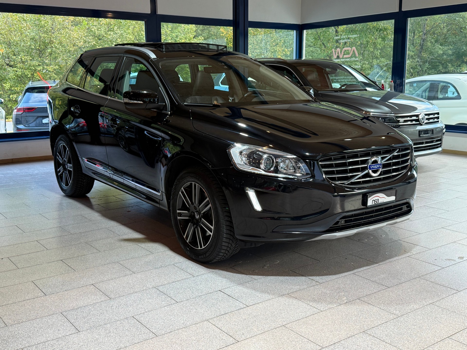 VOLVO XC60 D5 AWD Summum Geartronic-image-2