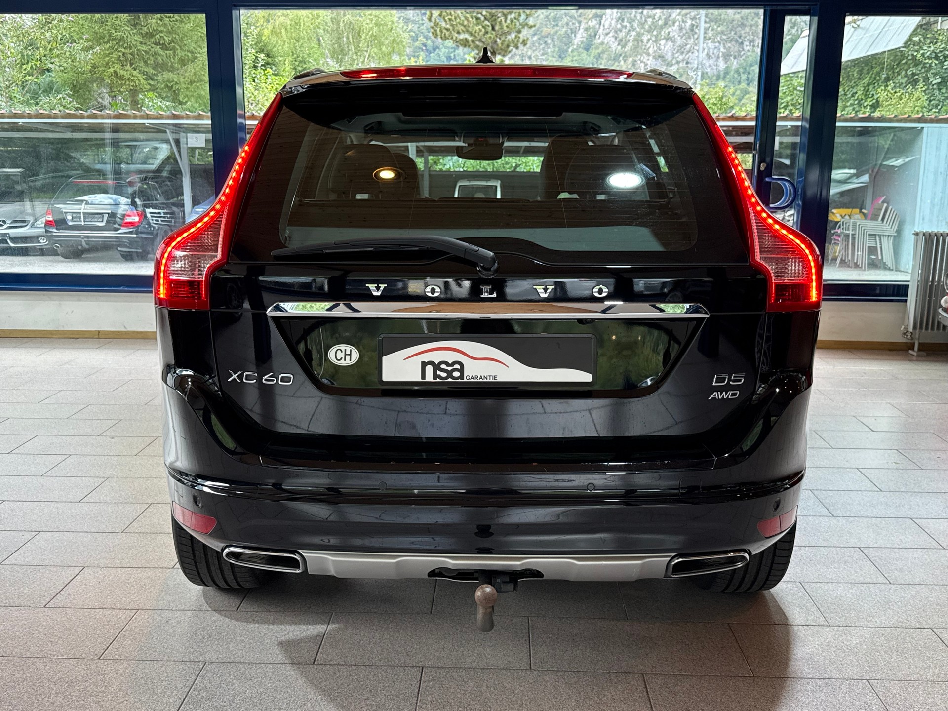 VOLVO XC60 D5 AWD Summum Geartronic-image-9