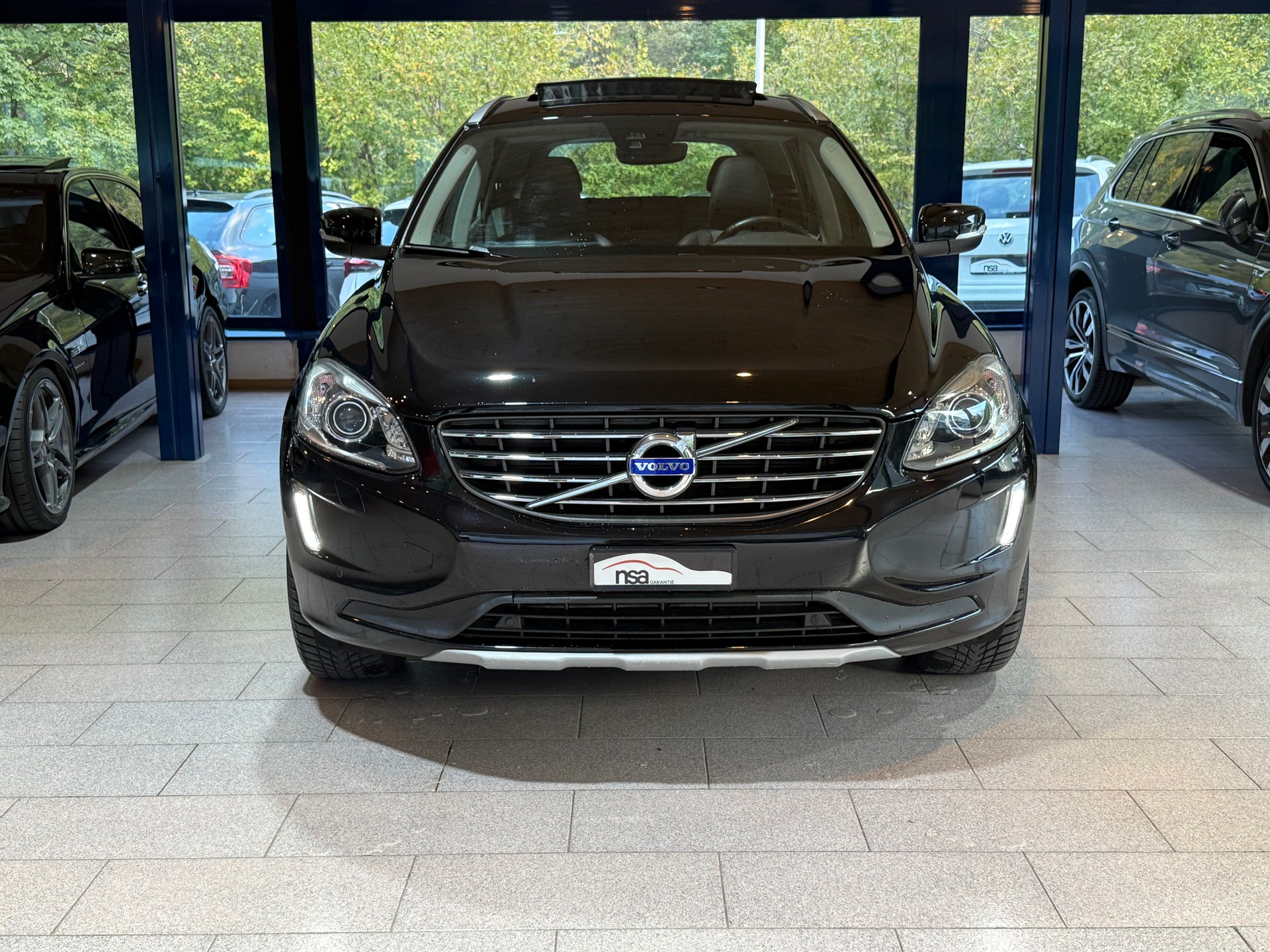 VOLVO XC60 D5 AWD Summum Geartronic-image-1