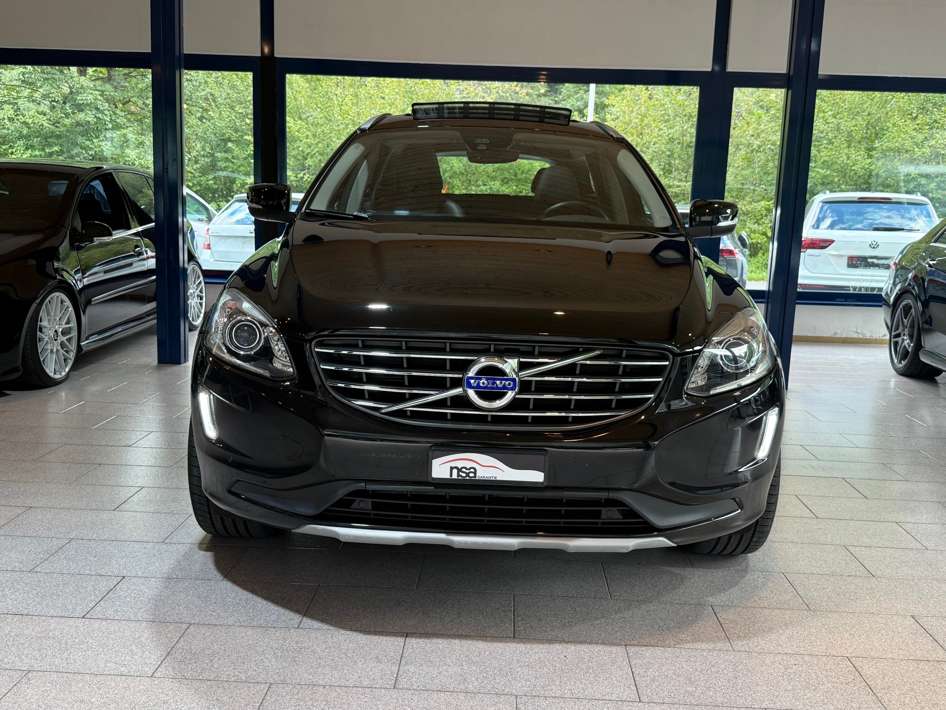 VOLVO XC60 D5 AWD Summum Geartronic-image-1