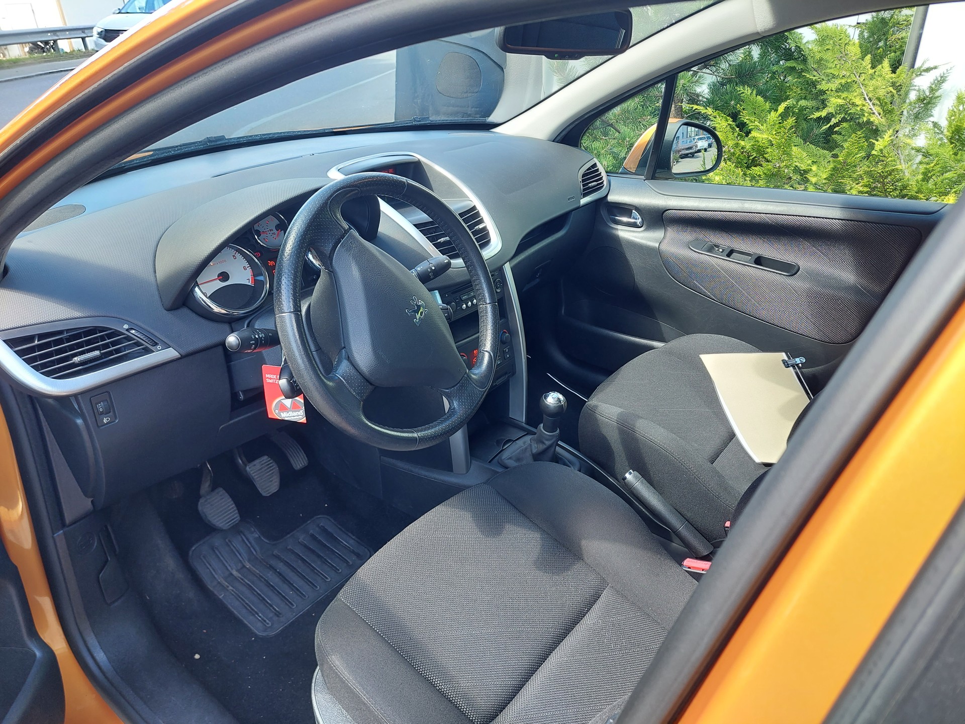 PEUGEOT 207 1.6 16V XS-image-5