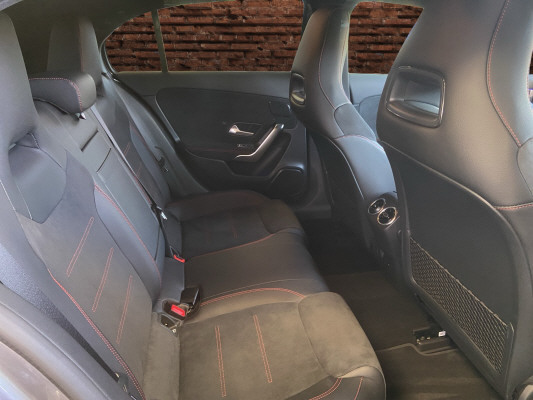 MERCEDES-BENZ A 180 Night Star AMG Line-image-11