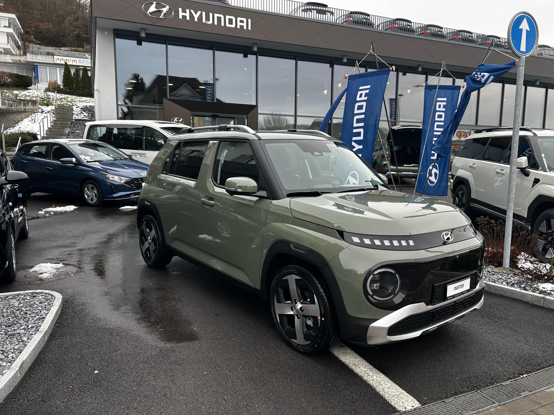 HYUNDAI Inster 49kWh Vertex-image-2