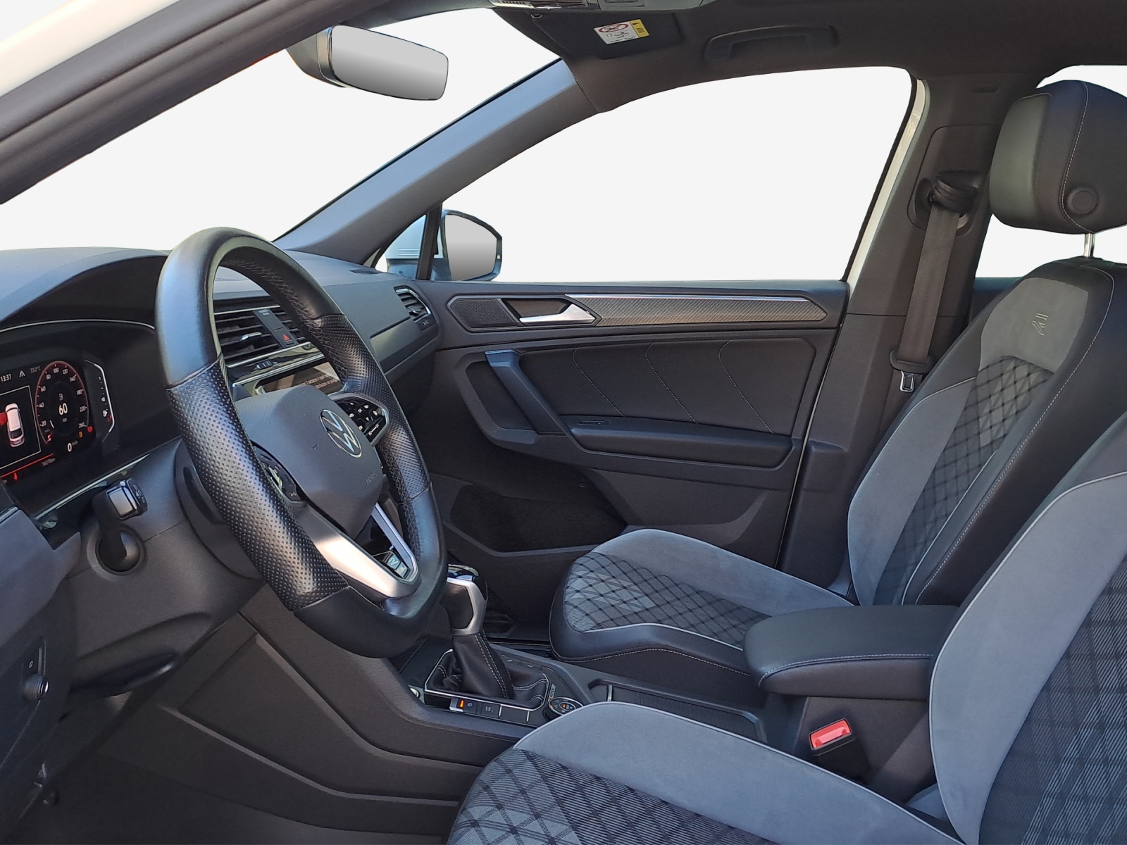 VW Tiguan 2.0TSI R-Line 4Motion DSG-image-7