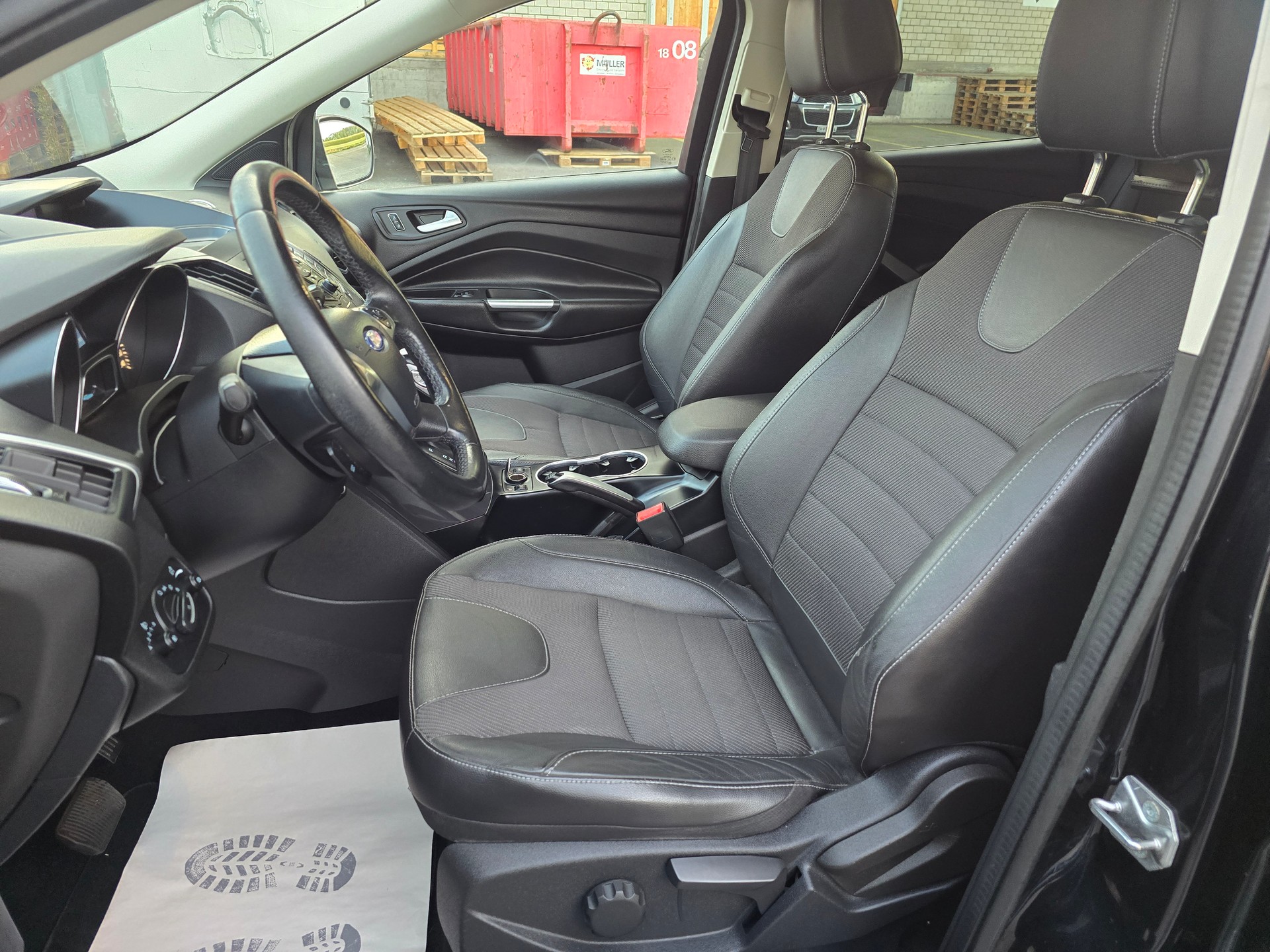 FORD Kuga 2.0 TDCi Titanium 4WD PowerShift-image-12