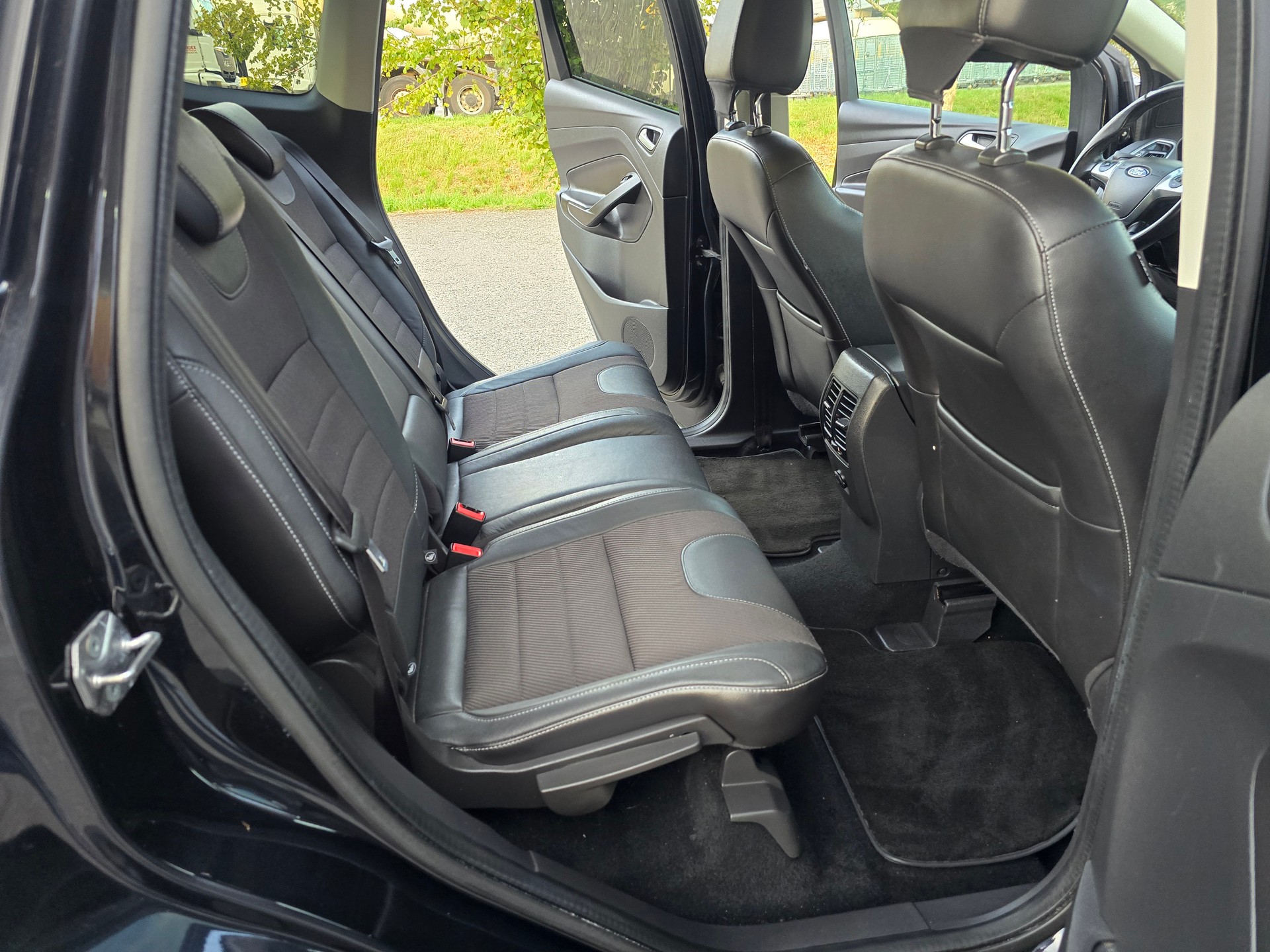 FORD Kuga 2.0 TDCi Titanium 4WD PowerShift-image-16