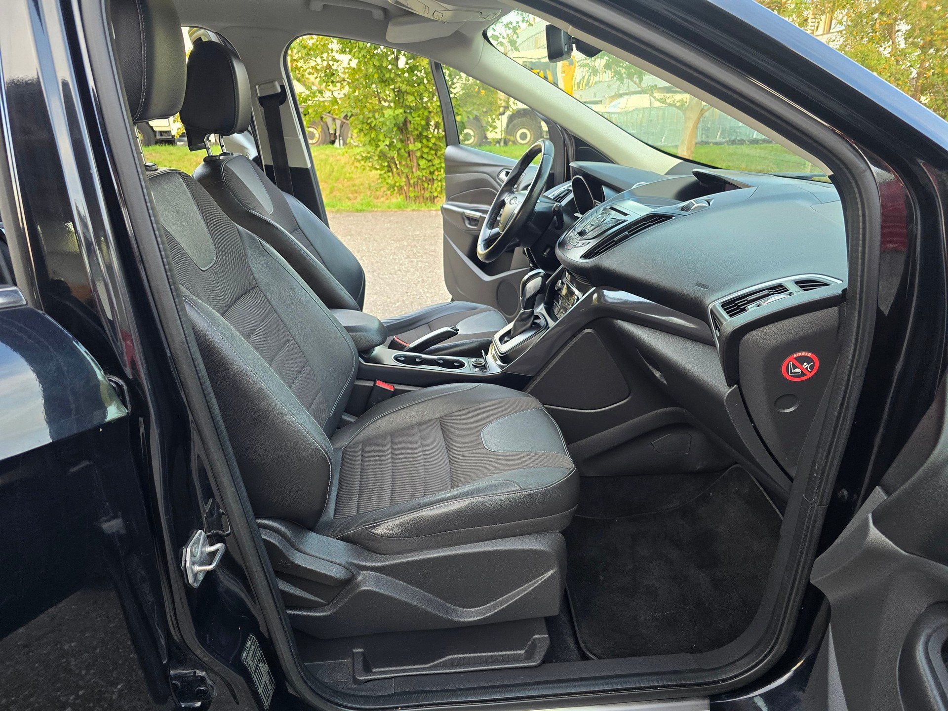 FORD Kuga 2.0 TDCi Titanium 4WD PowerShift-image-15