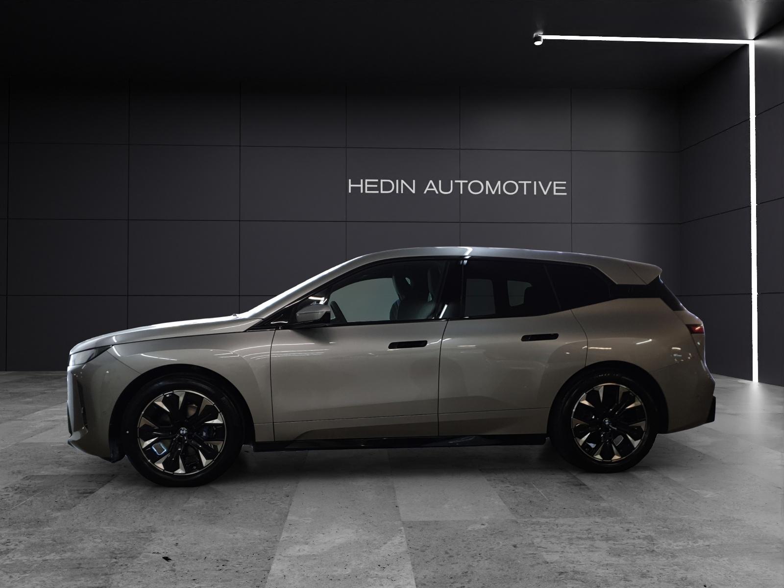 BMW iX xDrive60-image-1