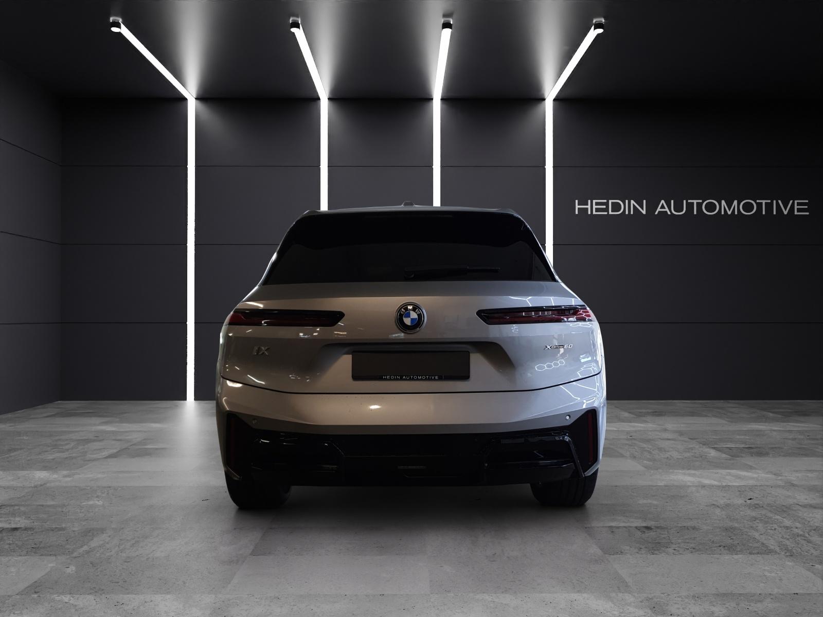 BMW iX xDrive60-image-3