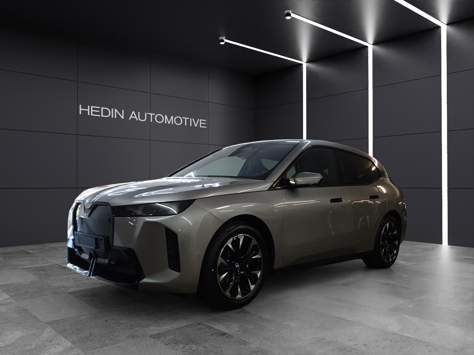 BMW iX xDrive60-image-0