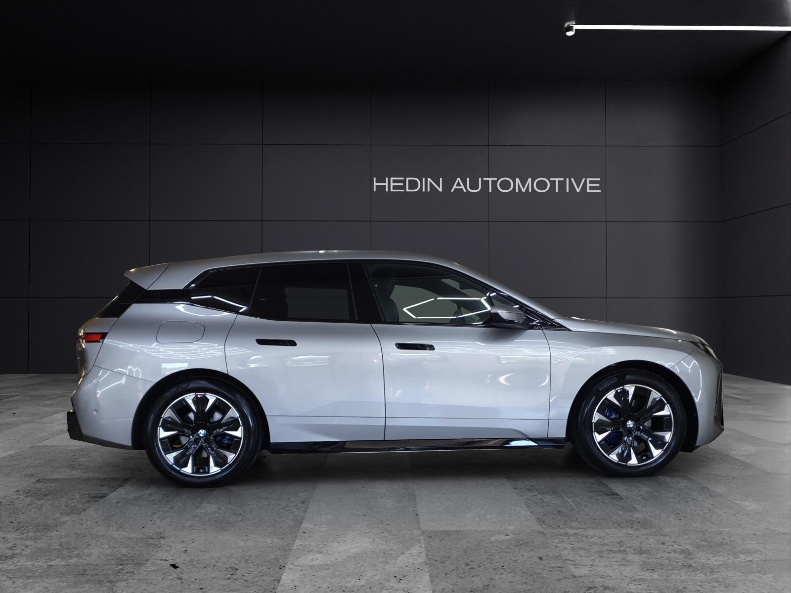BMW iX xDrive60-image-5