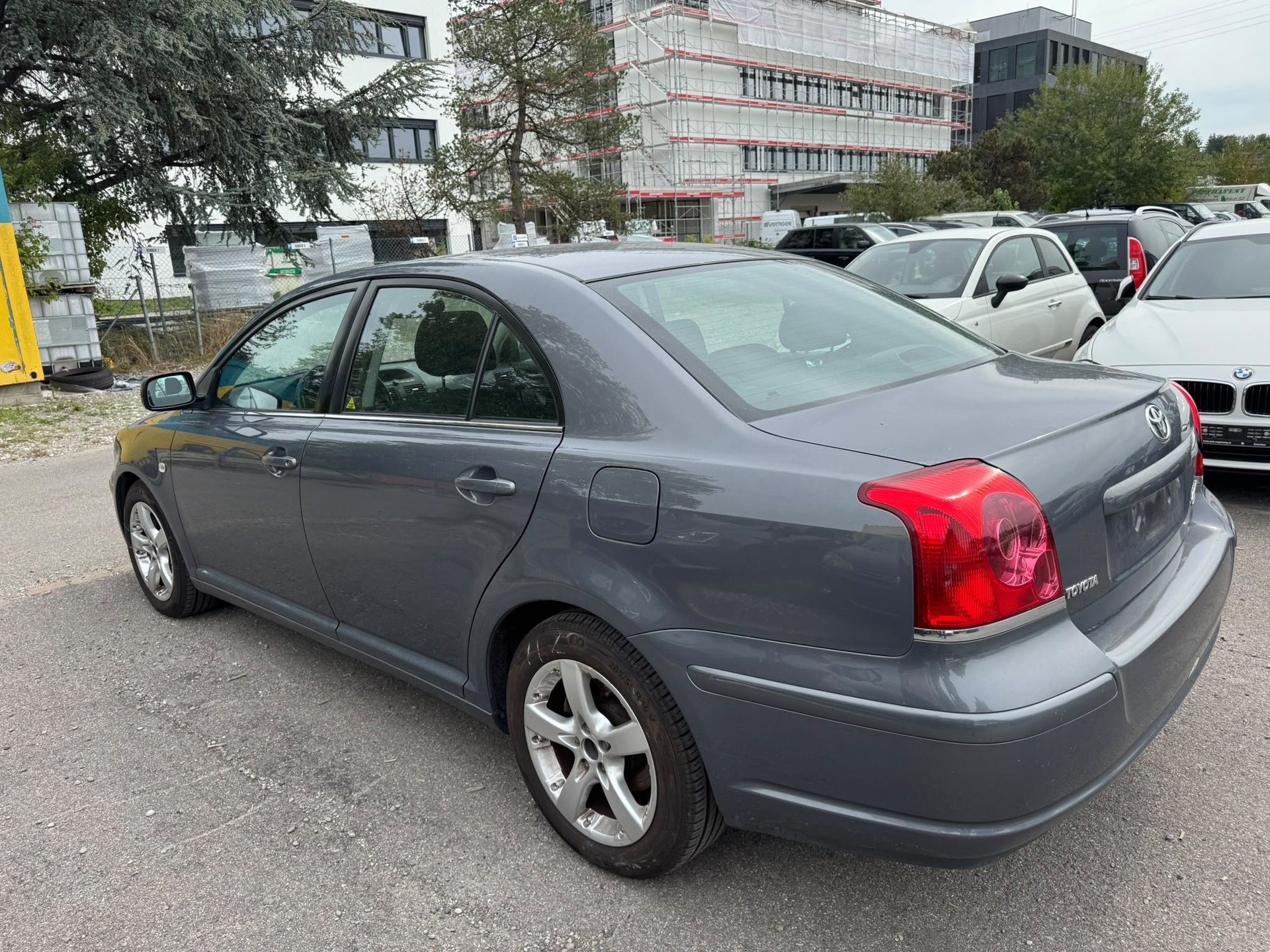 TOYOTA Avensis 2.0 D4 VVT-i Linea Sol Sedan-image-3